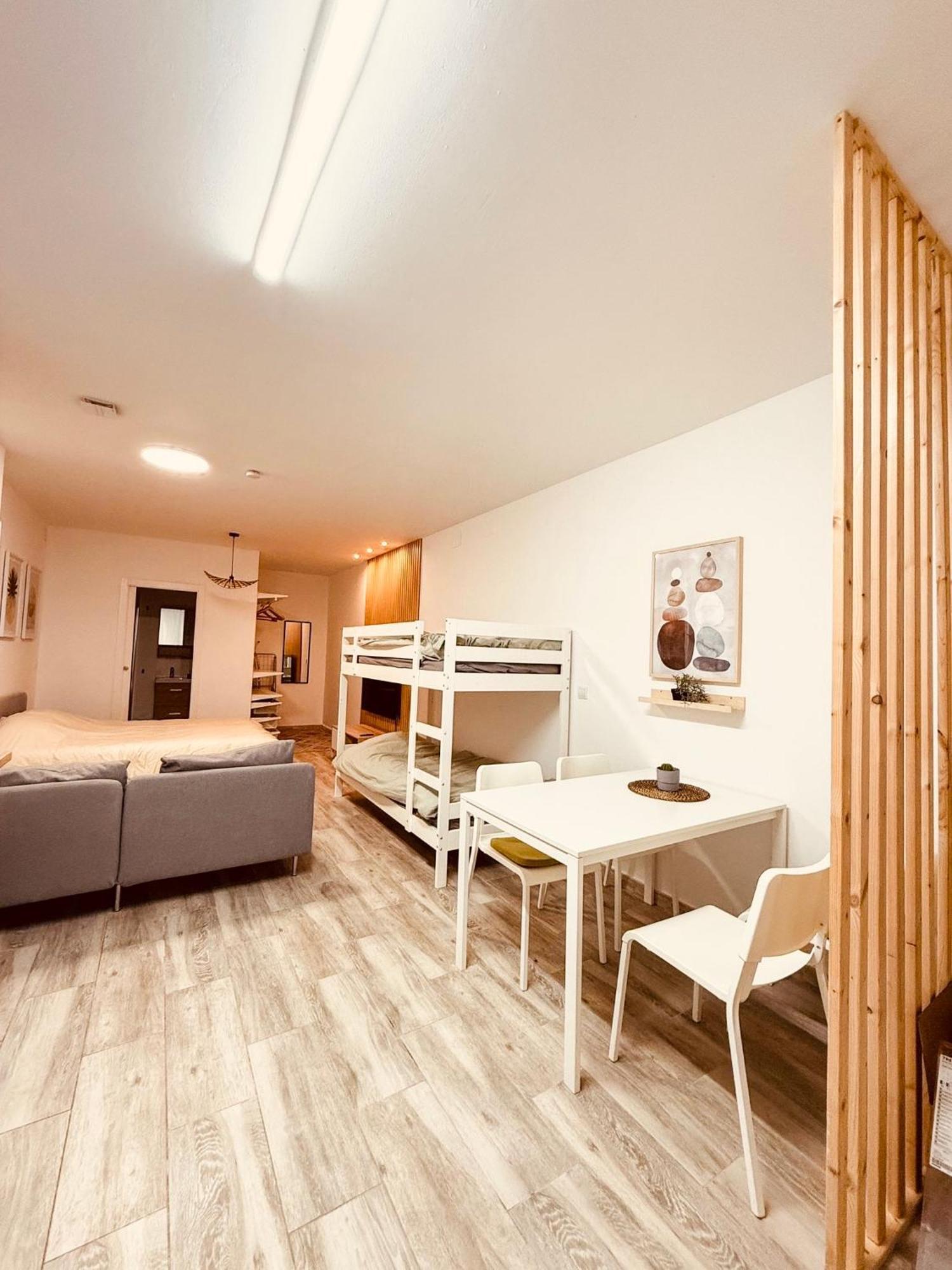 El Apartamentito De Zamarrilla Parking Gratis Incluido Малага Екстериор снимка